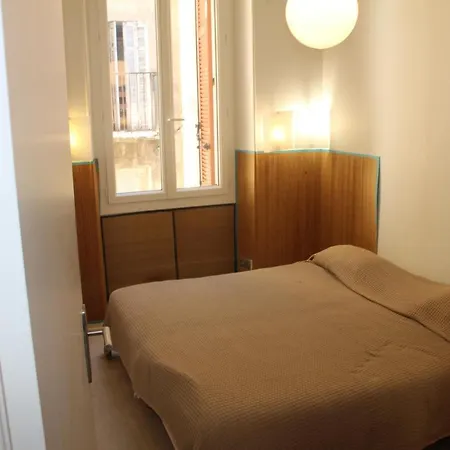 Zone Piétonne, 3 Chambres, 3 Sdb *