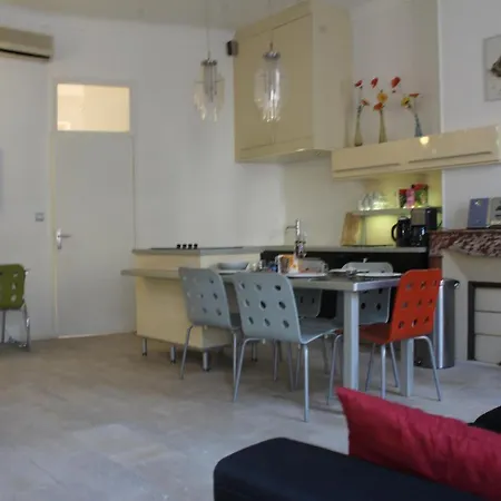 Apartment Zone Pietonne, 3 Chambres, 3 Sdb