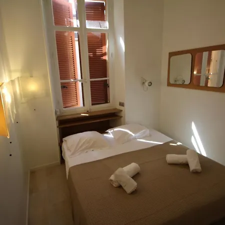 Zone Pietonne, 3 Chambres, 3 Sdb Apartment *