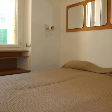 Apartment Zone Pietonne, 3 Chambres, 3 Sdb Cannes